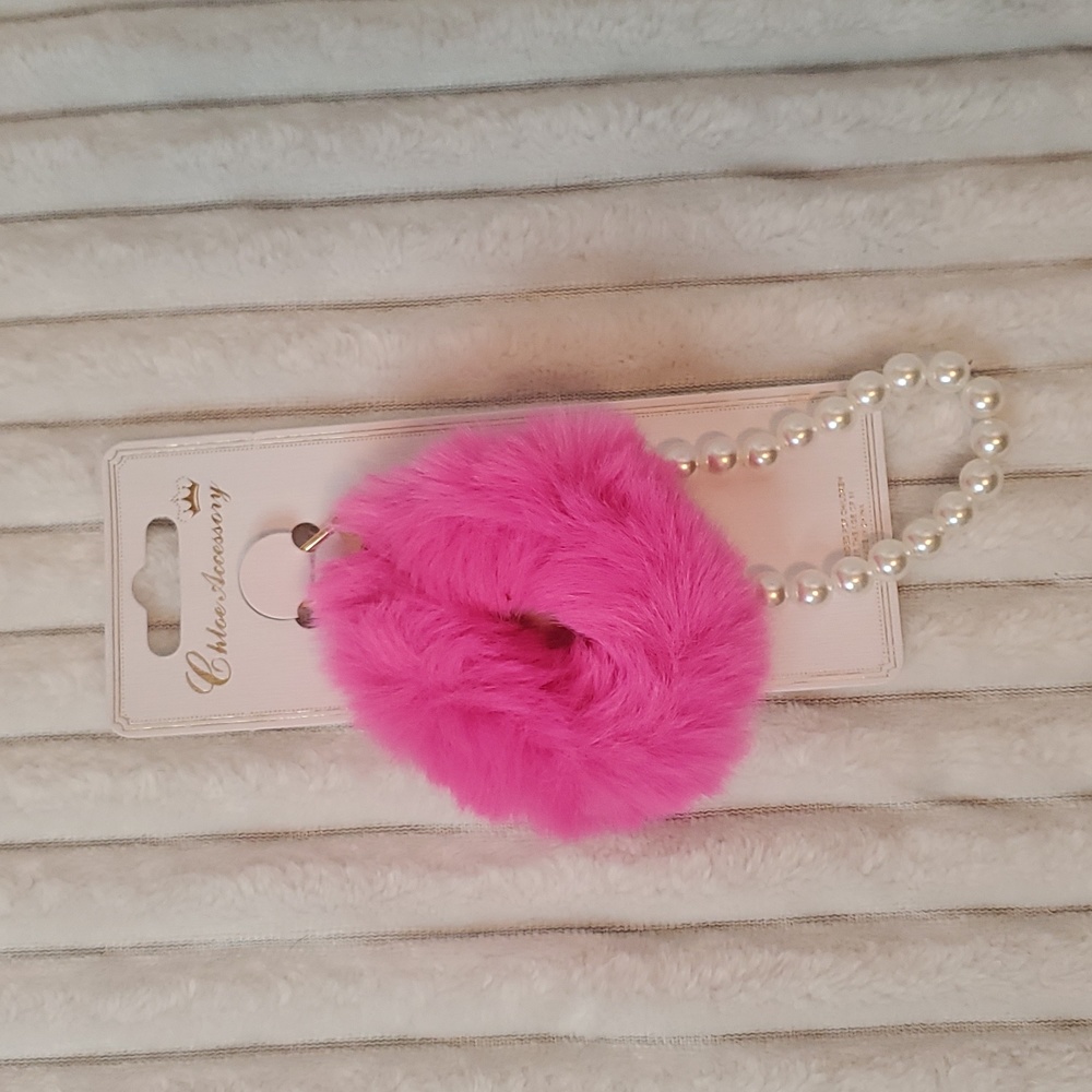 CHLOE ACCESSORY Pink Fluff and Pearls Bag Charm or Key Chain